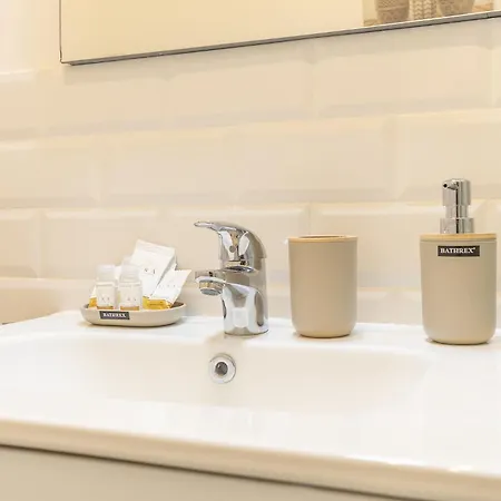 Daire Loft Con Cucina Collegamenti Diretti Per Fiumicino & Termini Vicino Metro A *